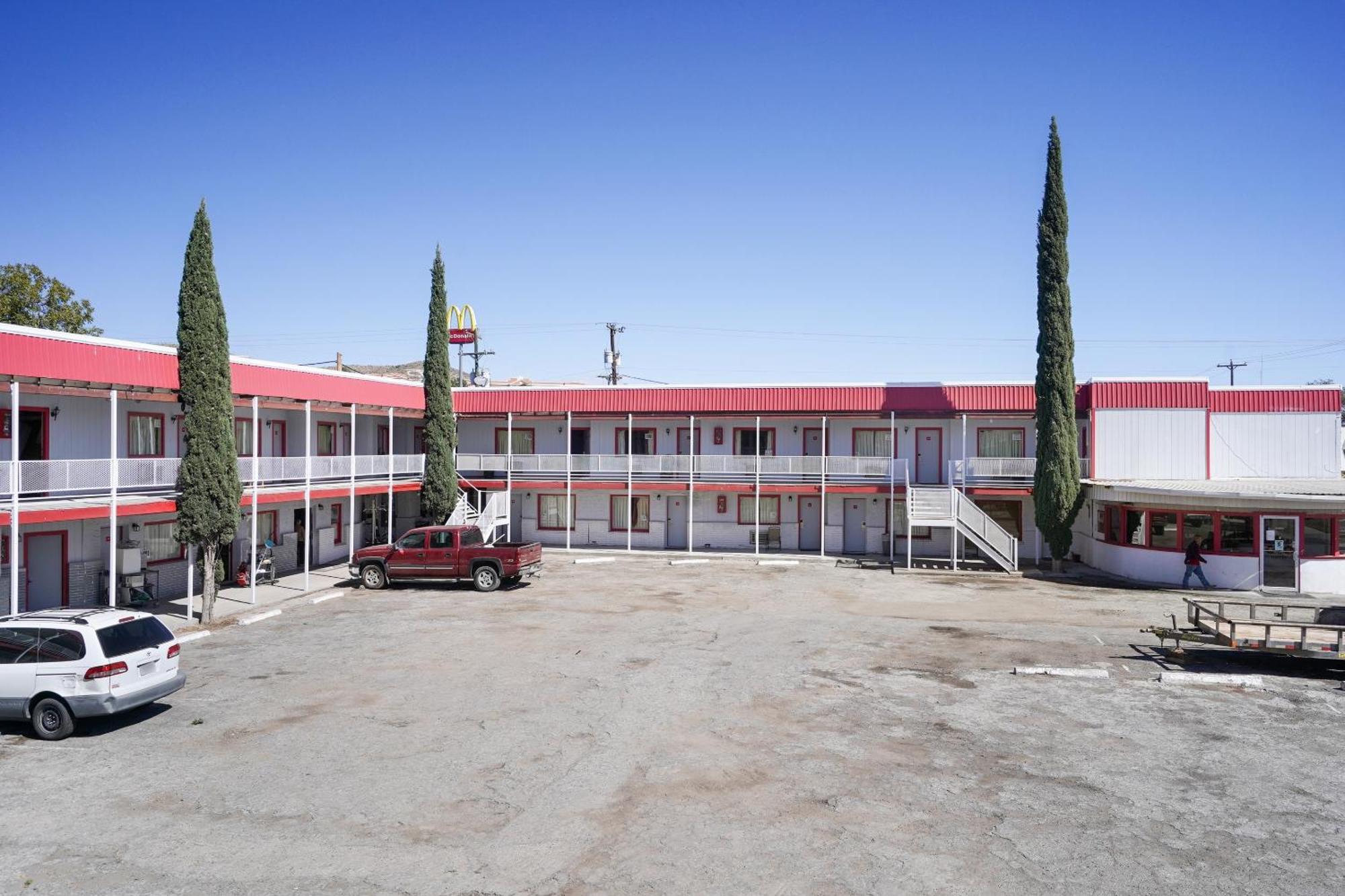 Oyo Alpine Tx Near Big Bend National Park Hotel Bagian luar foto
